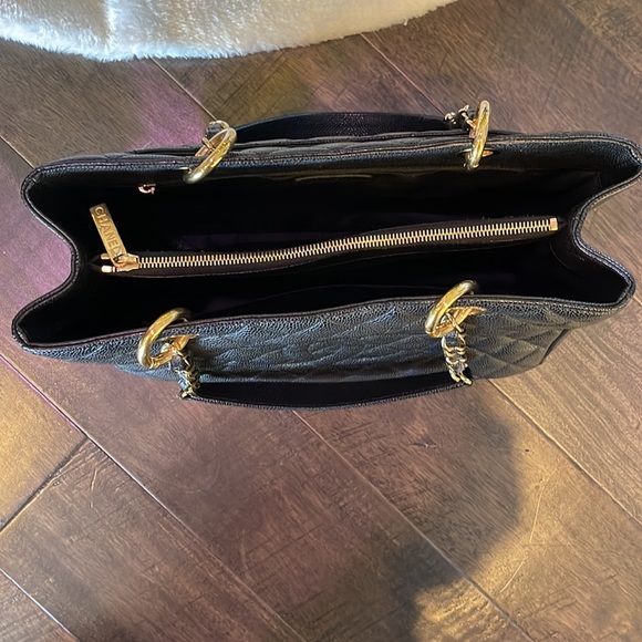 CHANEL GST CAVIAR TOTE - Picture 8 of 13